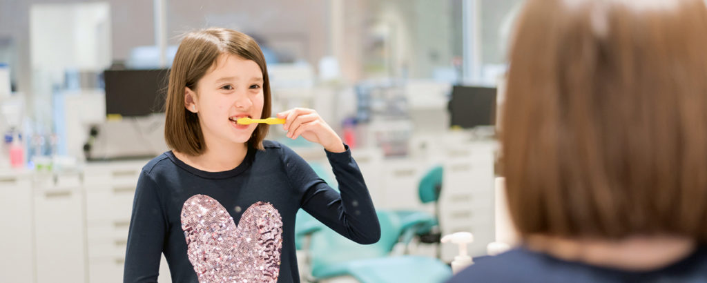 Child's first visit to dentist